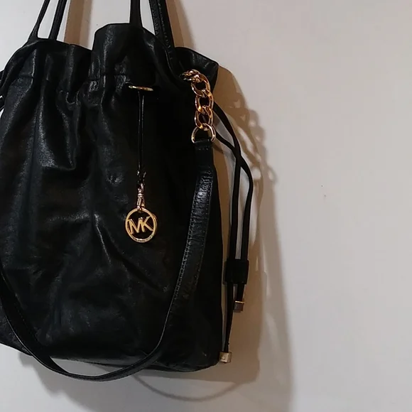 Michael Kors Black Shoulder Bag - Picture 3 of 13
